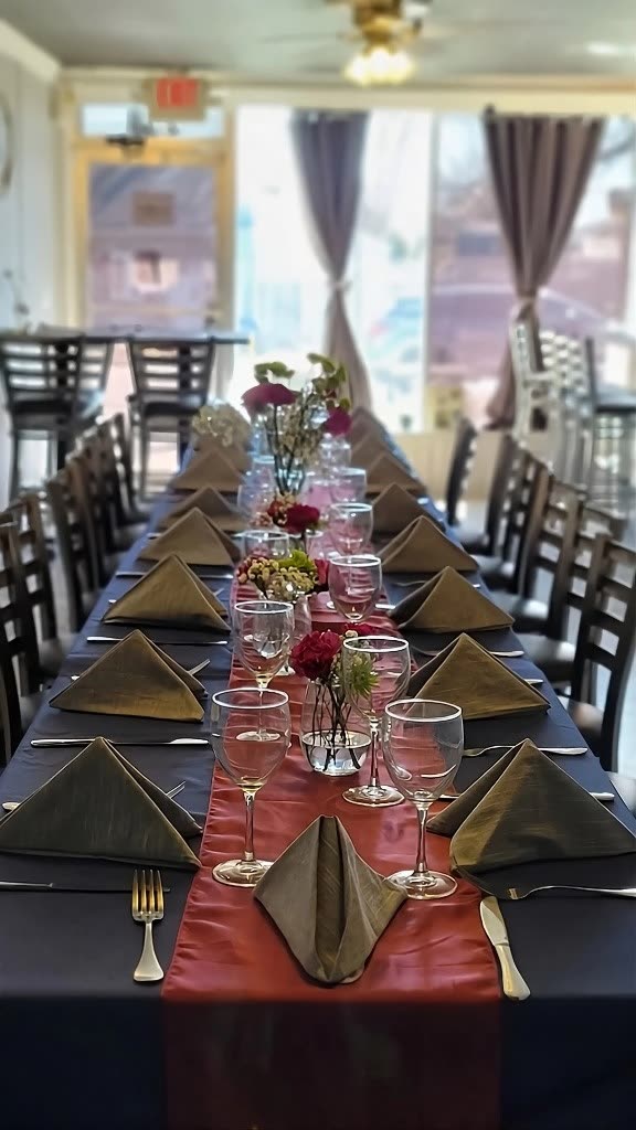 Estime's Café Daytime Private Event Table Setting and Glassware
